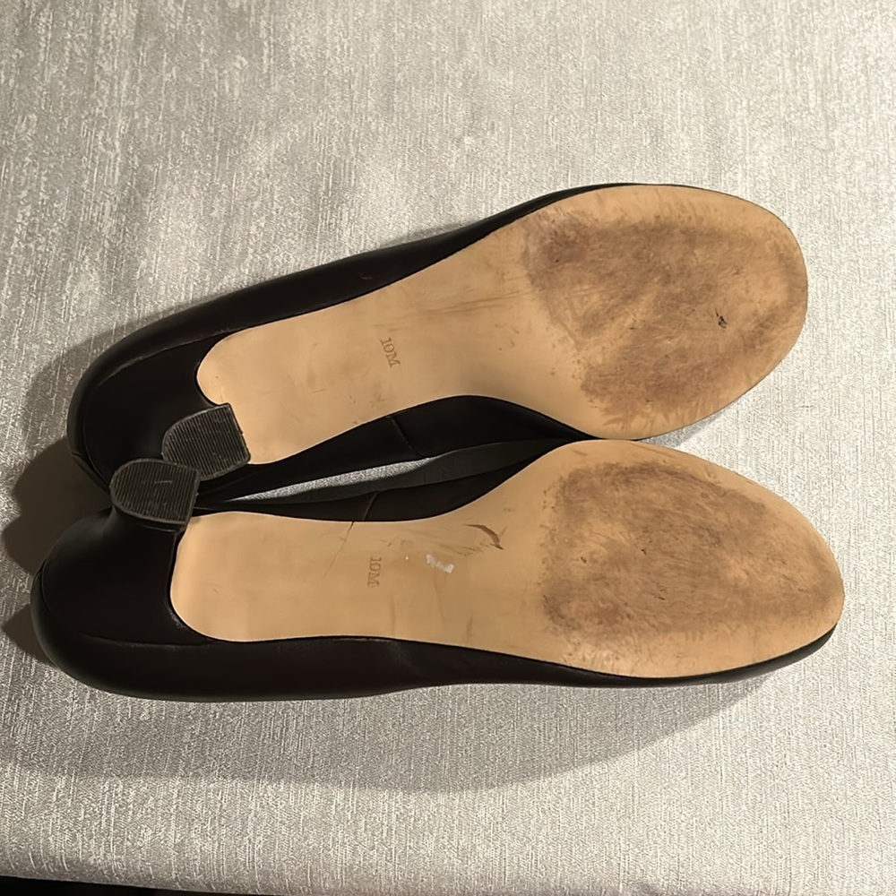 Array Flatter Dark Gray Leather Round Toe Pumps - image 7